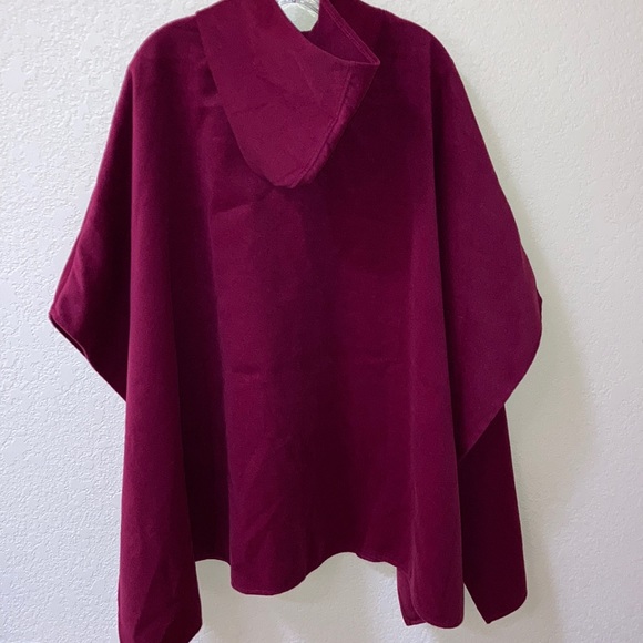 Cranberry Red Hooded Poncho/Cape. Sz. XL - Picture 2 of 7